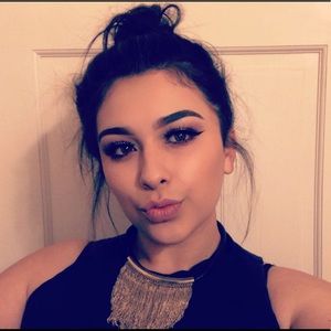 Meet your Posher, Vanessa